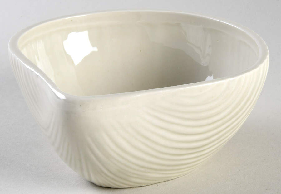 Shell Small Individual Shell Server No Lid by Fitz & Floyd-1