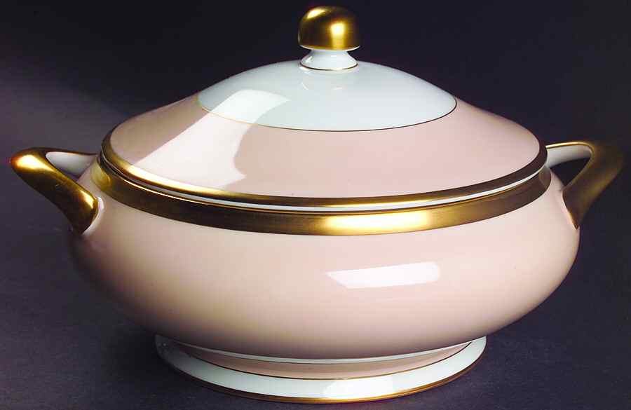 Versailles Shell Peach Round Covered Vegetable by Fitz & Floyd-1