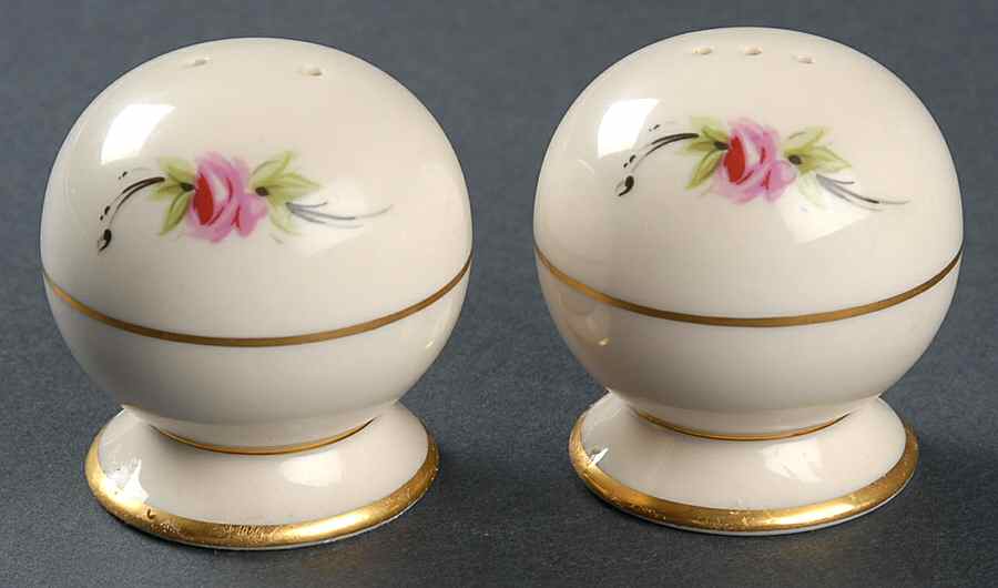 Carondale Salt & Pepper Set by Flintridge-1