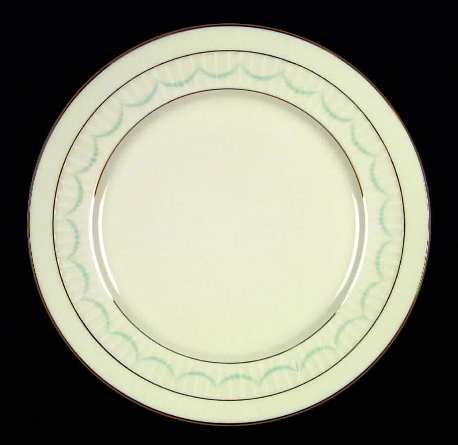 Crystalaine (Gold) Dinner Plate by Flintridge-1