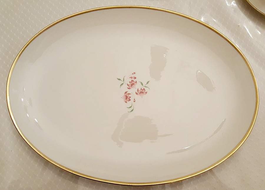 Fuschia (Gold) 14" Oval Serving Platter by Flintridge-1