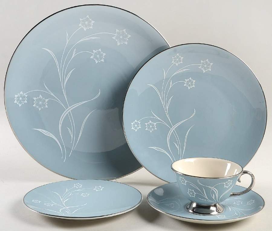 Reverie Strata Blue 5 Piece Place Setting by Flintridge-1