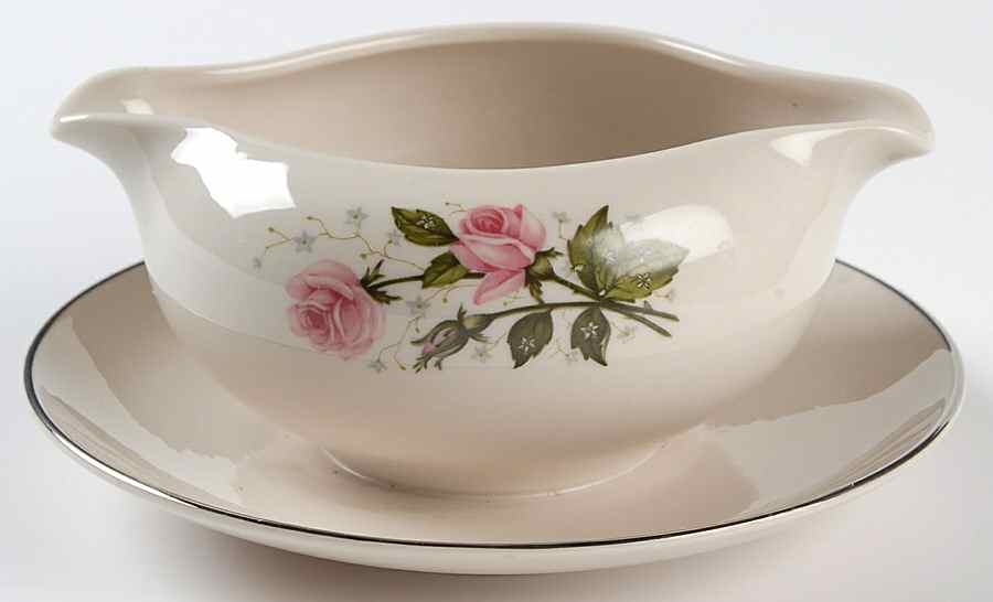 FLE2 Gravy Boat with Attached Underplate by Fleetwood-1