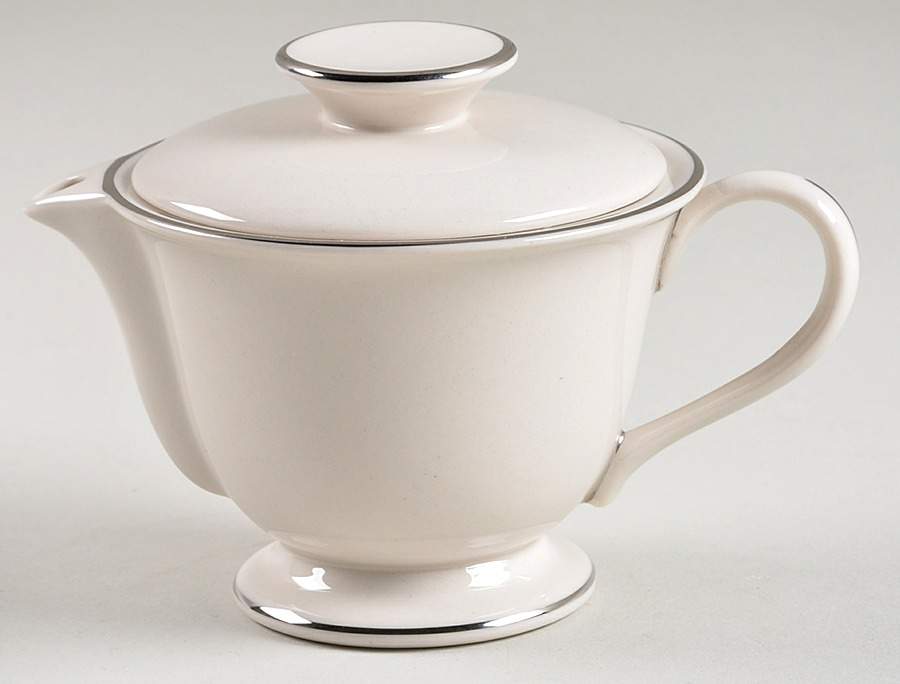 FLE3 Creamer & Lid by Fleetwood-1