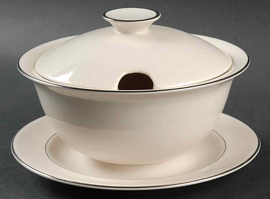 FLE3 Gravy Boat w/Attached Underplate & Lid by Fleetwood-1