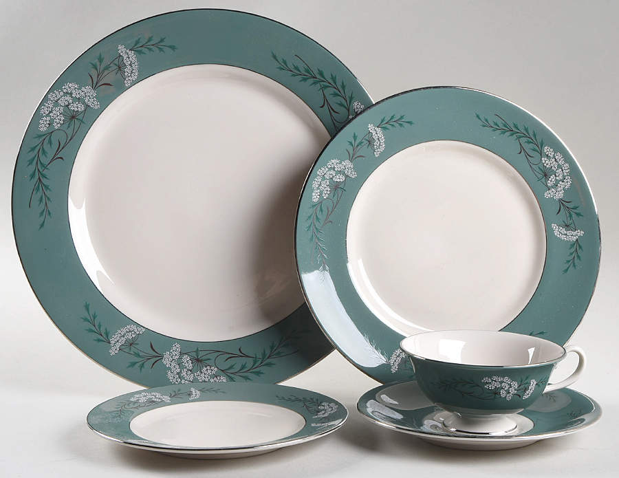 Queen's Lace Green 5 Piece Place Setting by Fleetwood-1