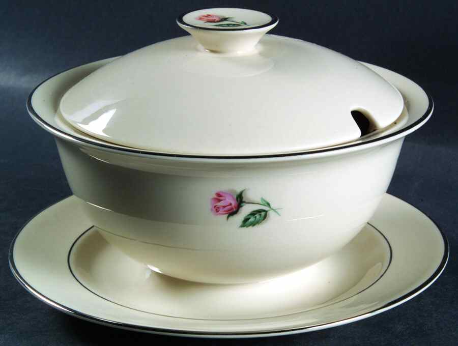 Sweetheart Rosebud Gravy Boat w/Attached Underplate & Lid by Fleetwood-1