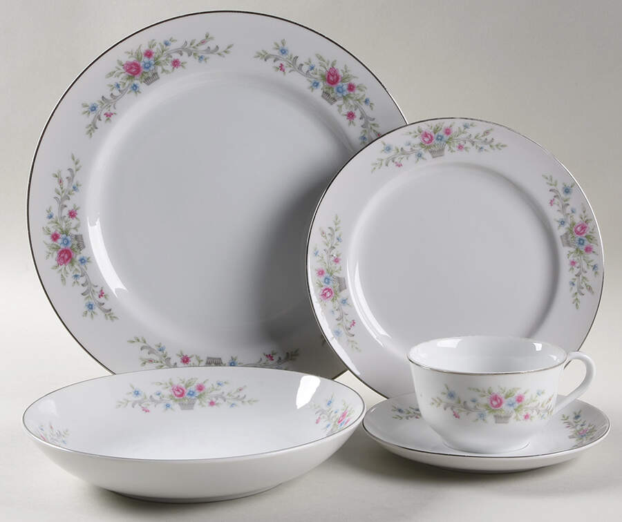Fantasia 40 Piece Estate Set by Florenteen-1