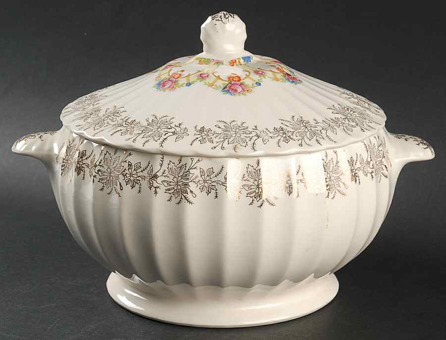 FLW2 Round Covered Vegetable by Franklinware-1