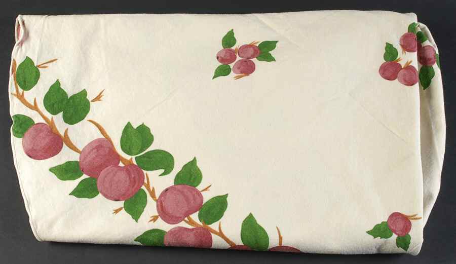 Apple (USA Backstamp) 56" X 80" Oval Tablecloth by Franciscan-1