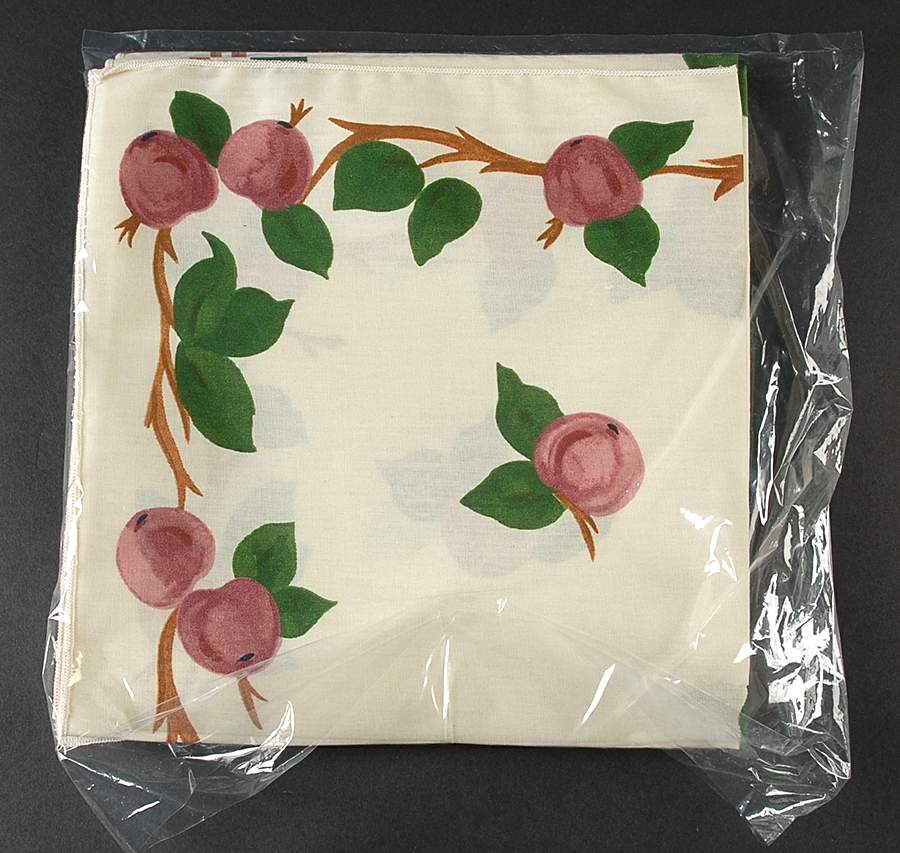 Apple (USA Backstamp) Cloth Napkin - Set of 4 by Franciscan-1