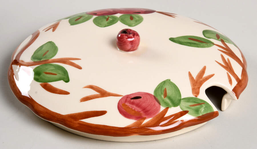 Apple (England Backstamp) Lid for Tureen by Franciscan-1