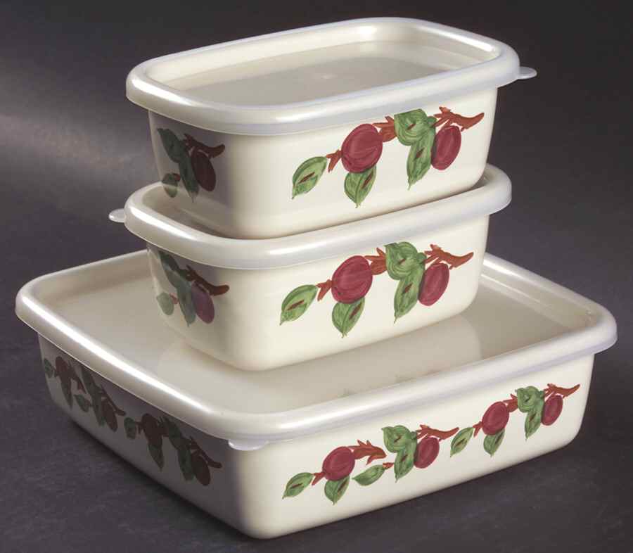 Apple (England Backstamp) Metal Baker with Plastic Lid - Set of 3 by Franciscan-1