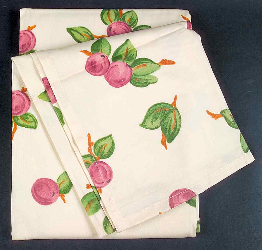 Apple (England Backstamp) 60" x 84" Rectangular Tablecloth by Franciscan-1
