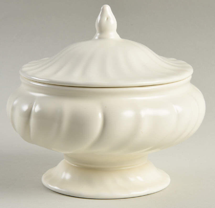 Coronado Off White Matte 4" Round Box & Lid by Franciscan-1