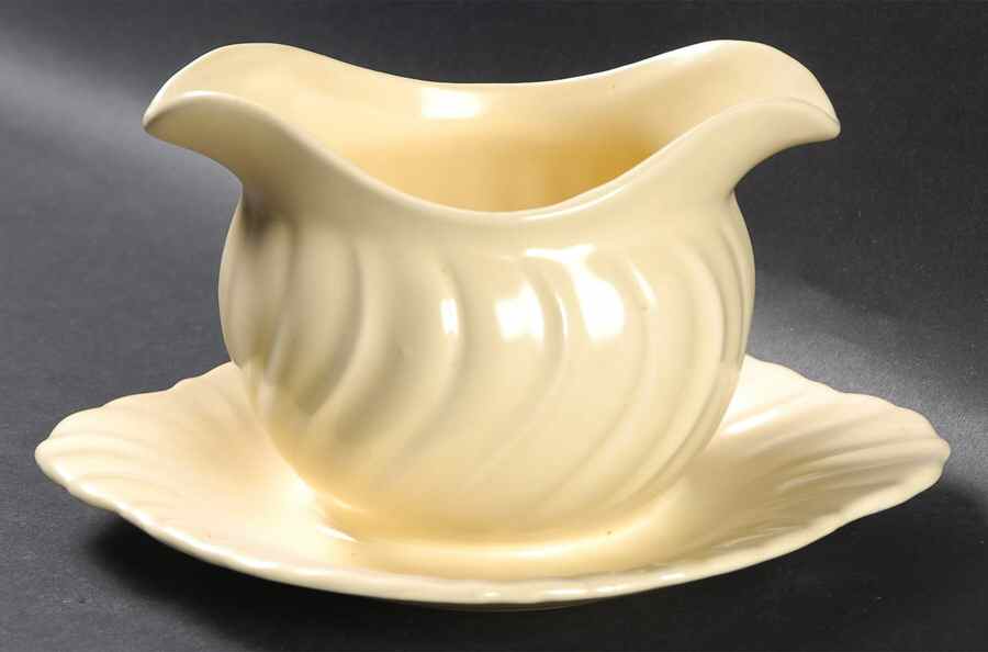 Coronado Yellow Matte Gravy Boat with Attached Underplate by Franciscan-1
