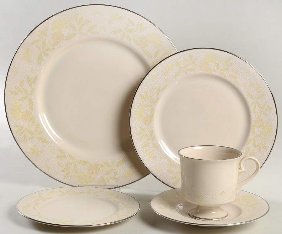 Crinoline (Pale Yellow) 5 Piece Place Setting by Franciscan-1
