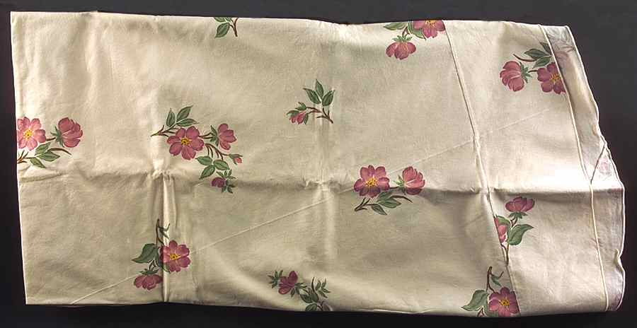 Desert Rose (England and Portugal Backstamp) 70" Round Tablecloth by Franciscan-1