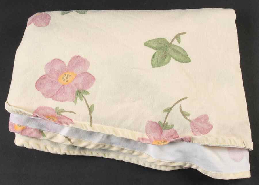 Desert Rose (England and Portugal Backstamp) 66" Round Tablecloth by Franciscan-1