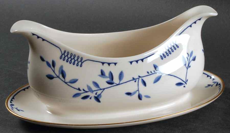 Elsinore Gravy Boat with Attached Underplate by Franciscan-1