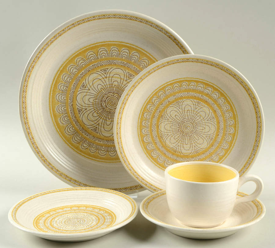 Hacienda Gold (USA) 40 Piece Set by Franciscan-1