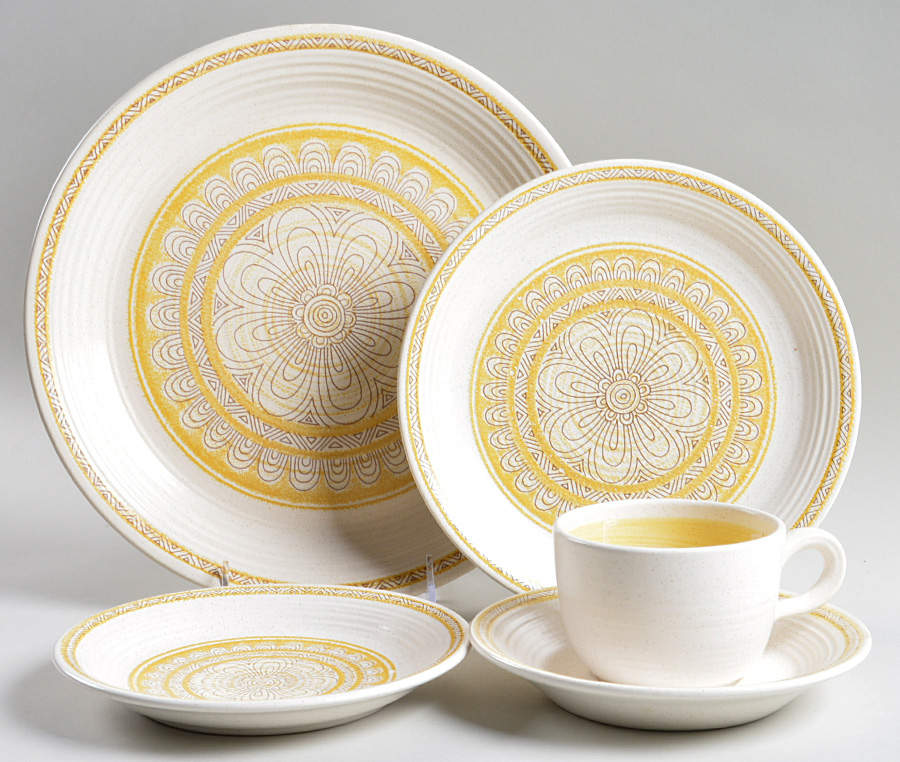 Hacienda Gold (USA) 40 Piece Estate Set by Franciscan-1
