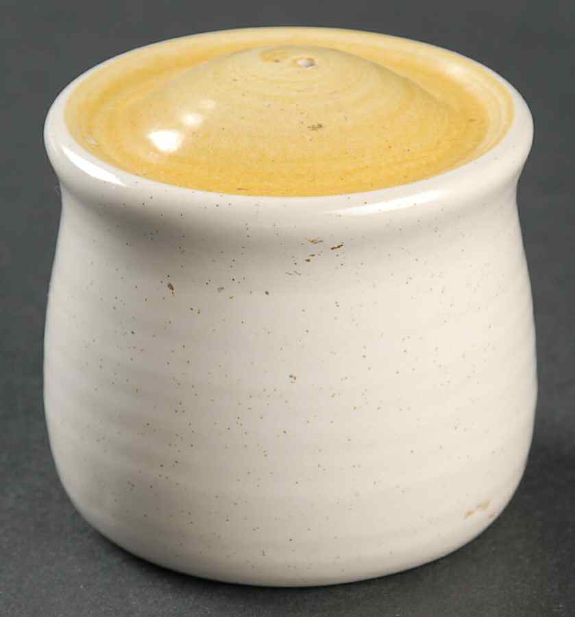Hacienda Gold (USA) Salt Shaker by Franciscan-1