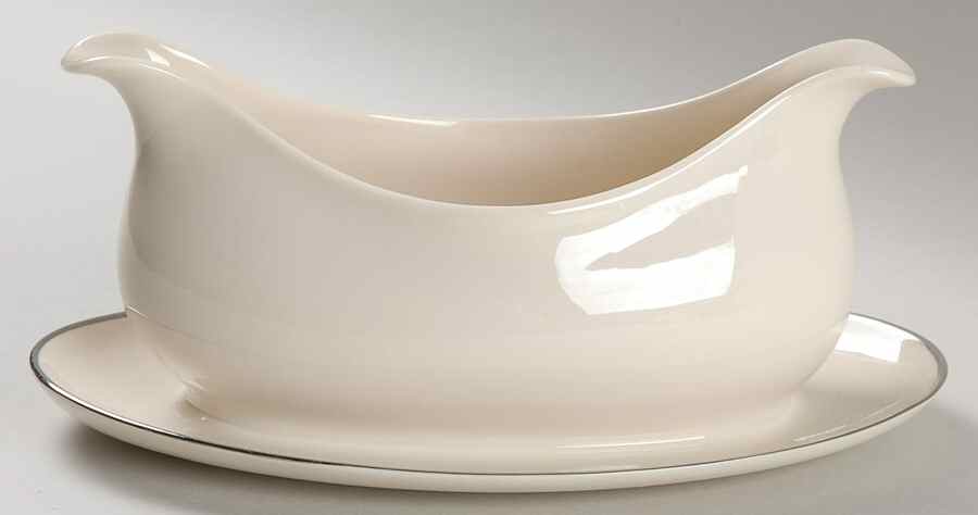 Huntington Gravy Boat with Attached Underplate by Franciscan-1