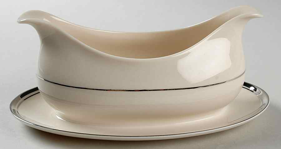 Huntington Gravy Boat with Attached Underplate by Franciscan-1