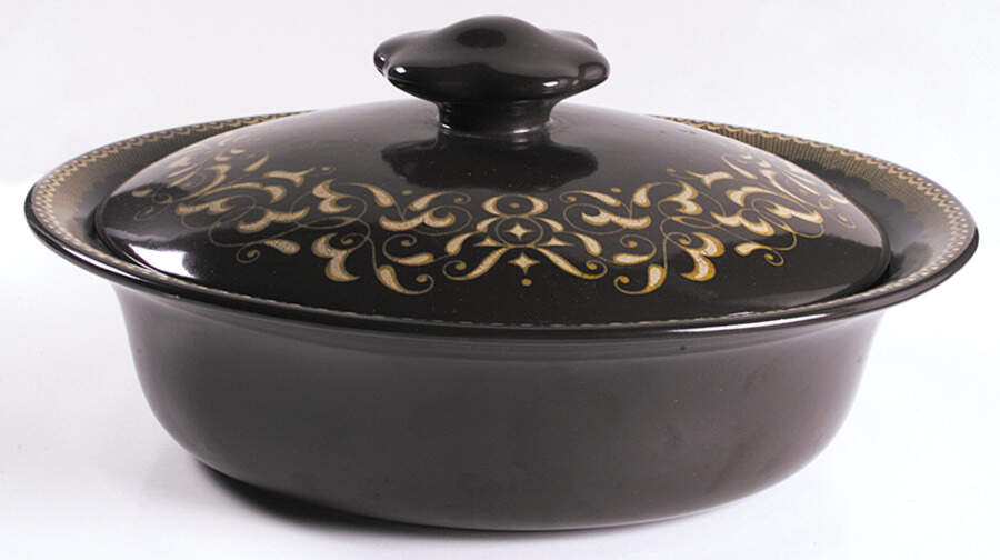 Jamoca 2.5 Qt Round Covered Casserole by Franciscan-1