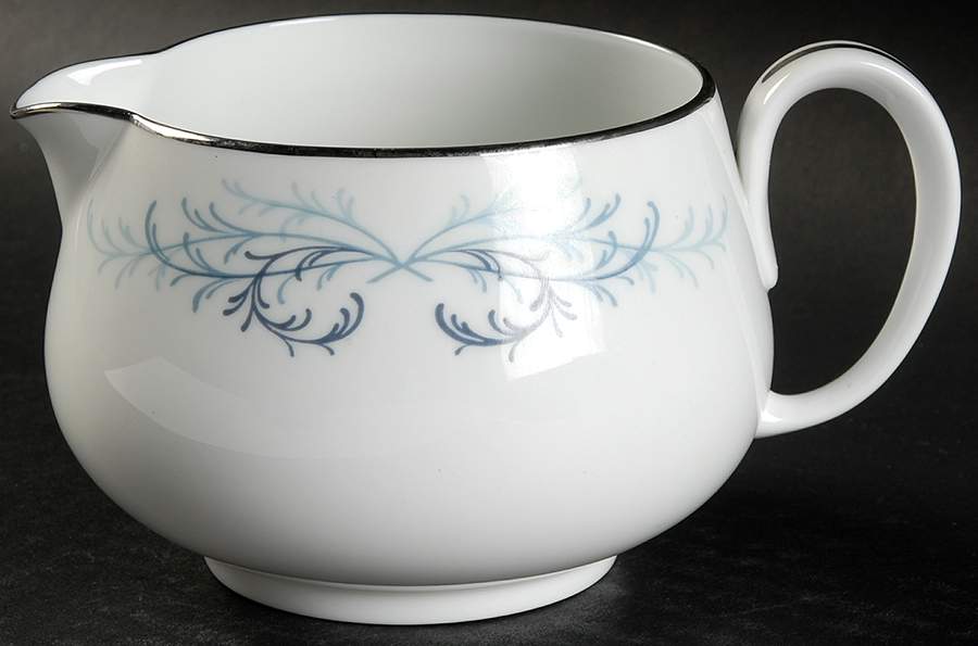 Lucerne Gravy Boat by Franciscan-1