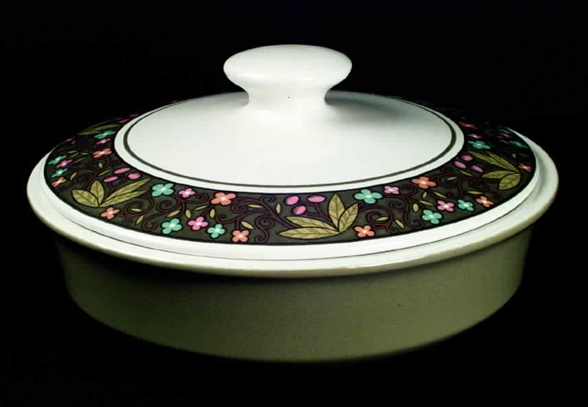 Montego 3 Quart Round Covered Casserole by Franciscan-1
