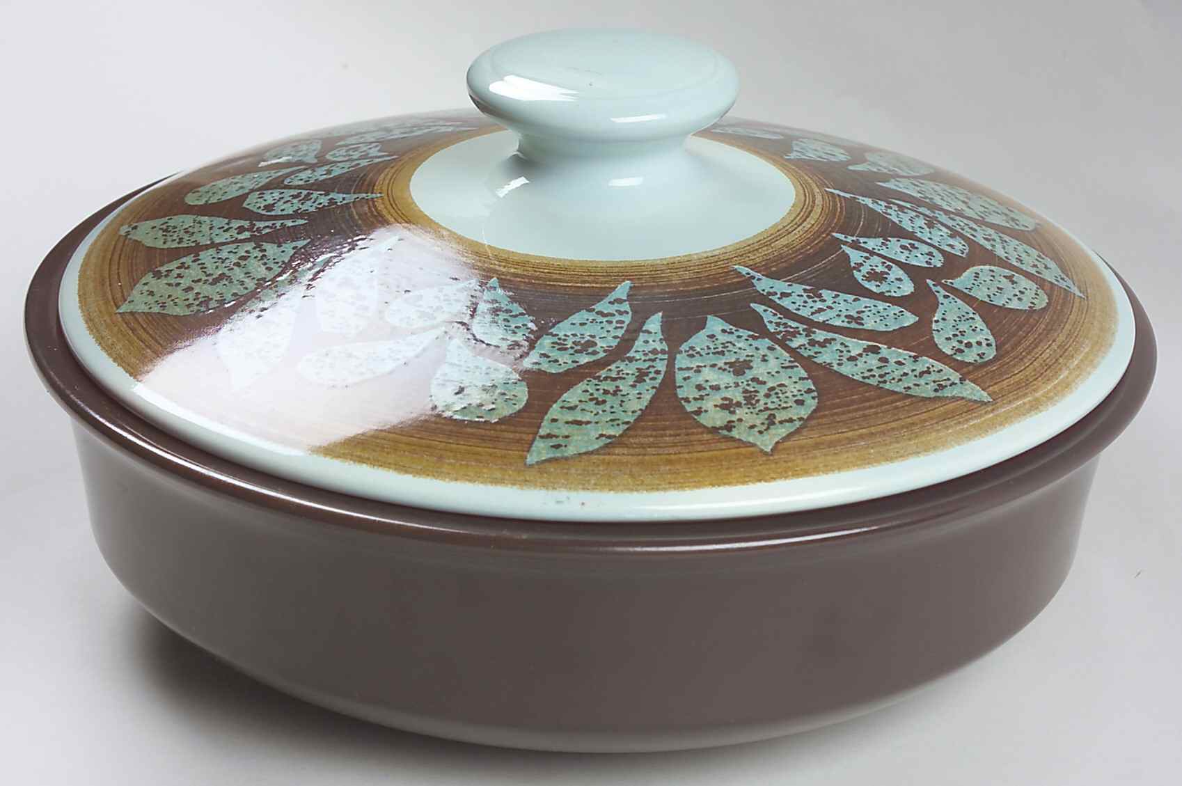 Nut Tree (USA) 3 Quart Round Covered Casserole by Franciscan-1