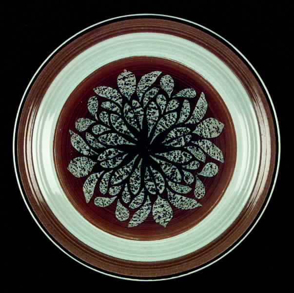 Nut Tree (England) Dinner Plate by Franciscan-1