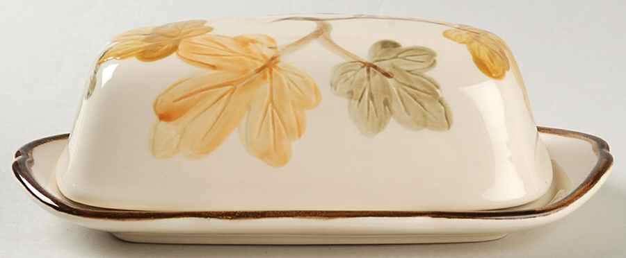 October 1/4 Lb Covered Butter No Finial on Lid by Franciscan-1