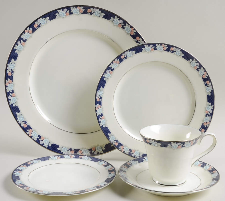 St Claire 5 Piece Place Setting by Franciscan-1