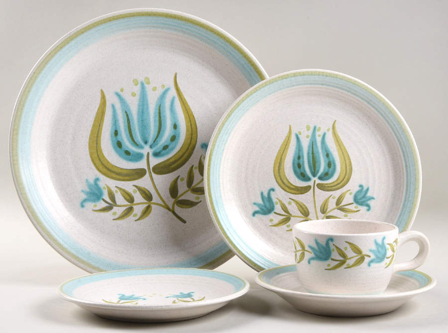 Tulip Time 5 Piece Place Setting by Franciscan-1