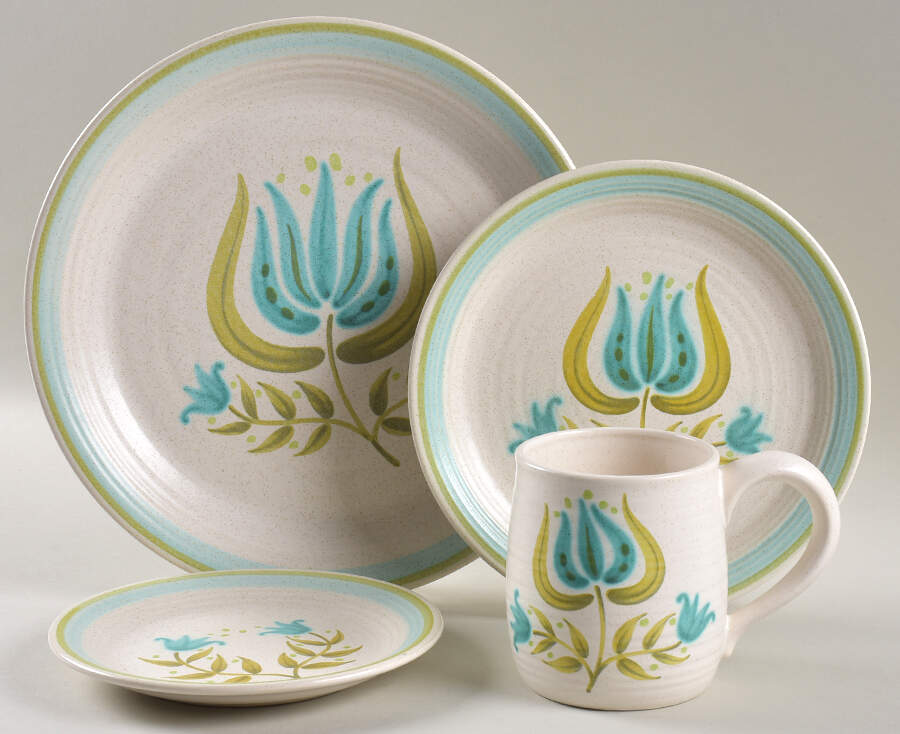 Tulip Time 4 Piece Place Setting by Franciscan-1