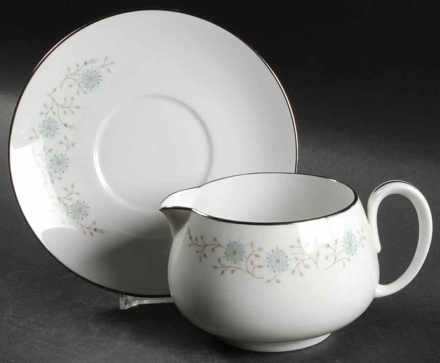 Valencia Gravy Boat & Underplate by Franciscan-1
