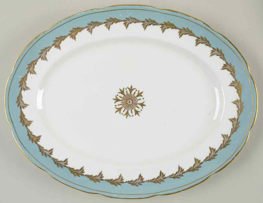 3087 (Scalloped) 13" Oval Serving Platter by Foley-1