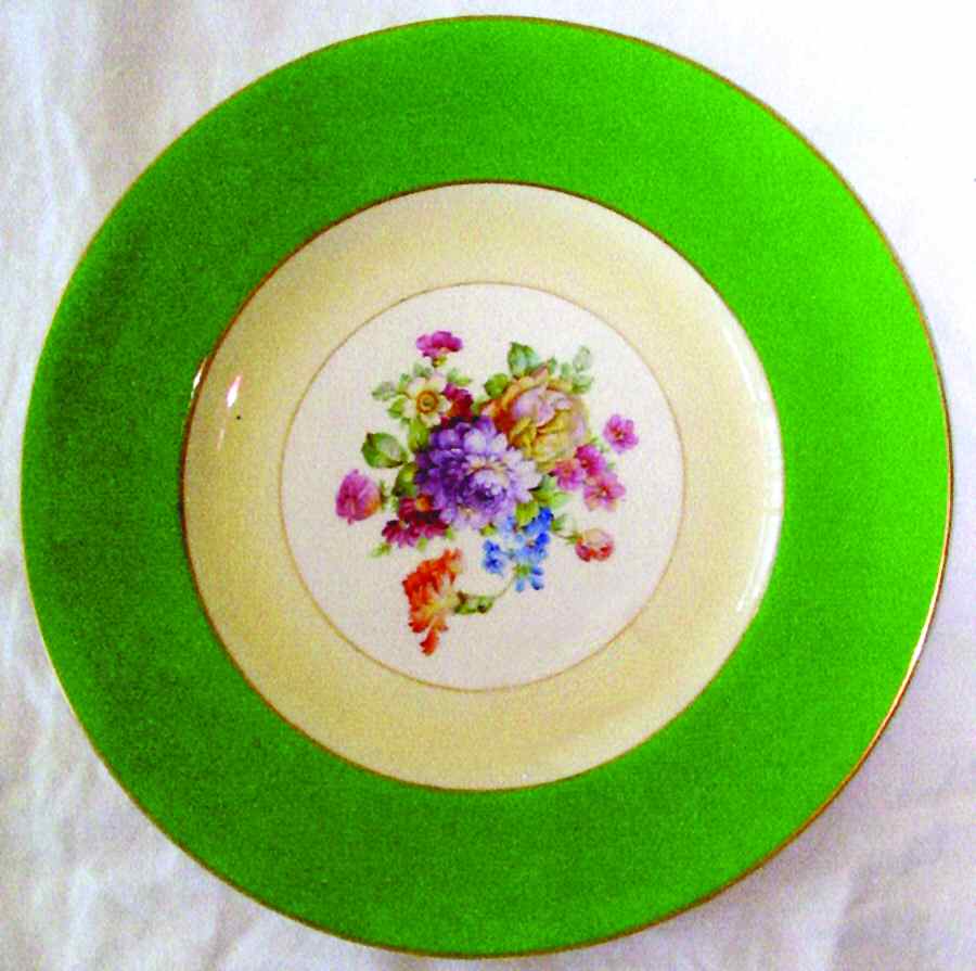 6841 Green Service Plate (Charger) by Fondeville-1