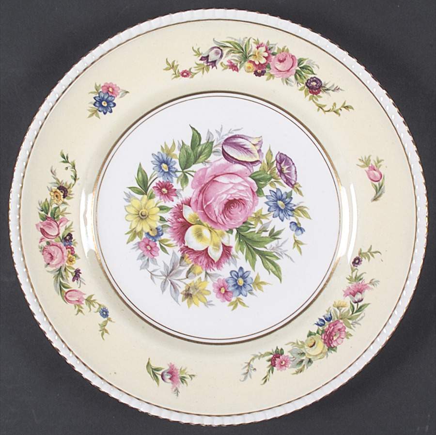 Hampton Court Dinner Plate by Fondeville-1