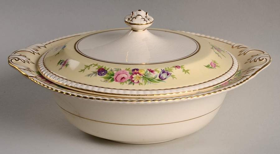 Hampton Court Round Covered Vegetable by Fondeville-1
