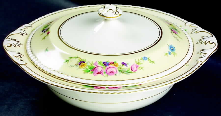 Hampton Court Round Covered Vegetable by Fondeville-1