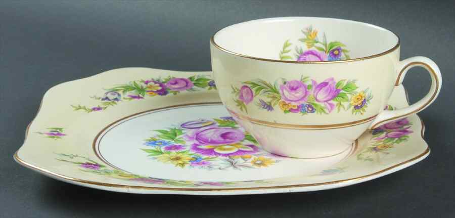 Hampton Court Snack Plate & Cup Set by Fondeville-1
