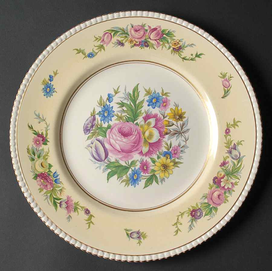 Hampton Court Large Dinner Plate by Fondeville-1
