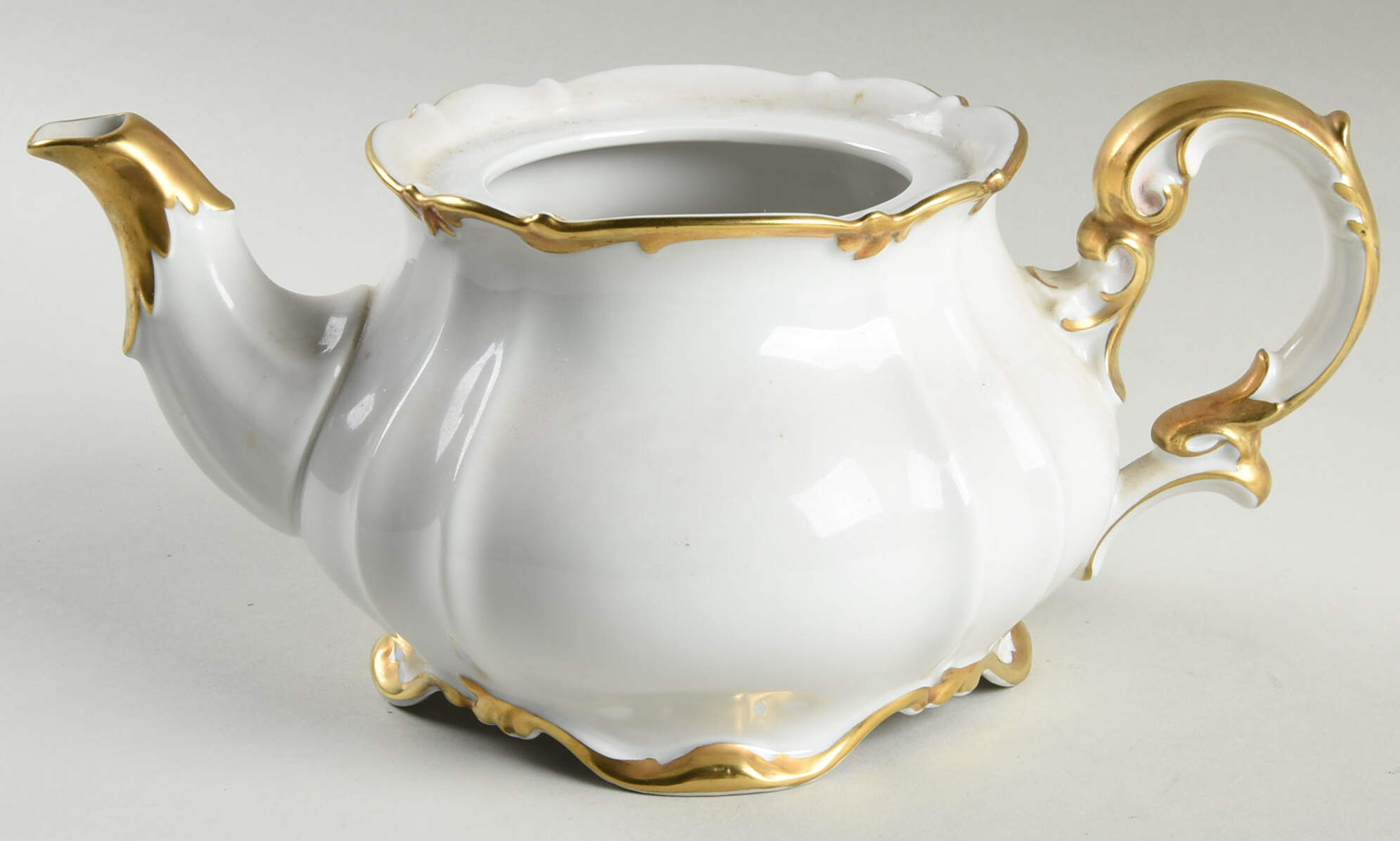 Antoinette Teapot No Lid by Forest-1