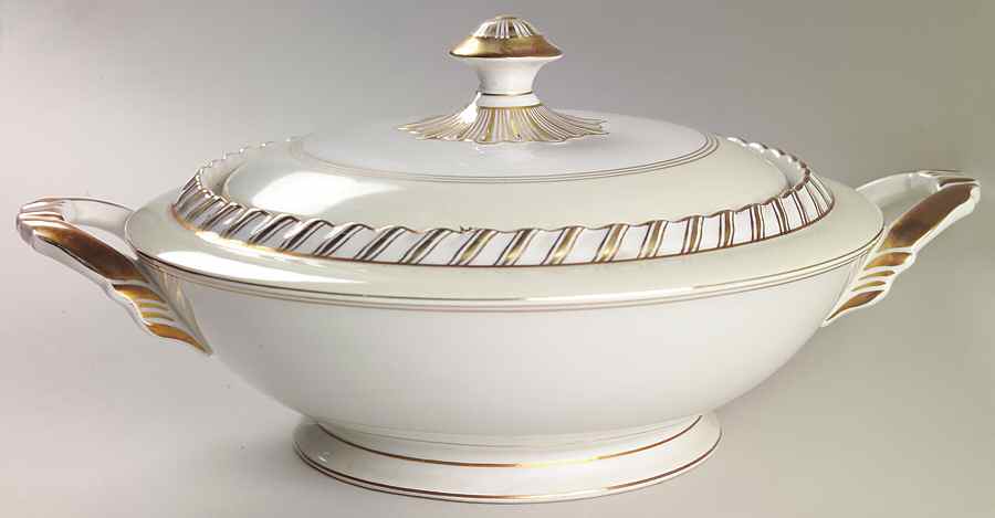 Baronial (White Center) Round Covered Vegetable by Franconia-Krautheim & Adelburg-1