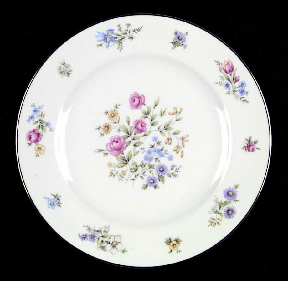 Bouquet Dinner Plate by Franconia-Krautheim & Adelburg-1