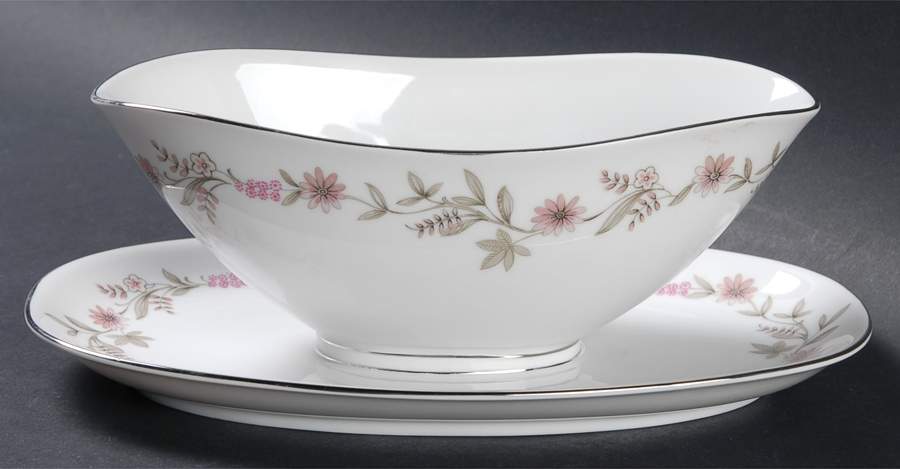 Fascination Gravy Boat with Attached Underplate by Franconia-Krautheim & Adelburg-1